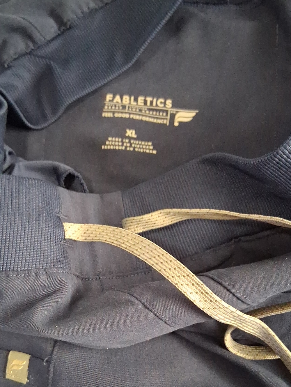 NEW Fabletics Scrub Set - Picture 9 of 9